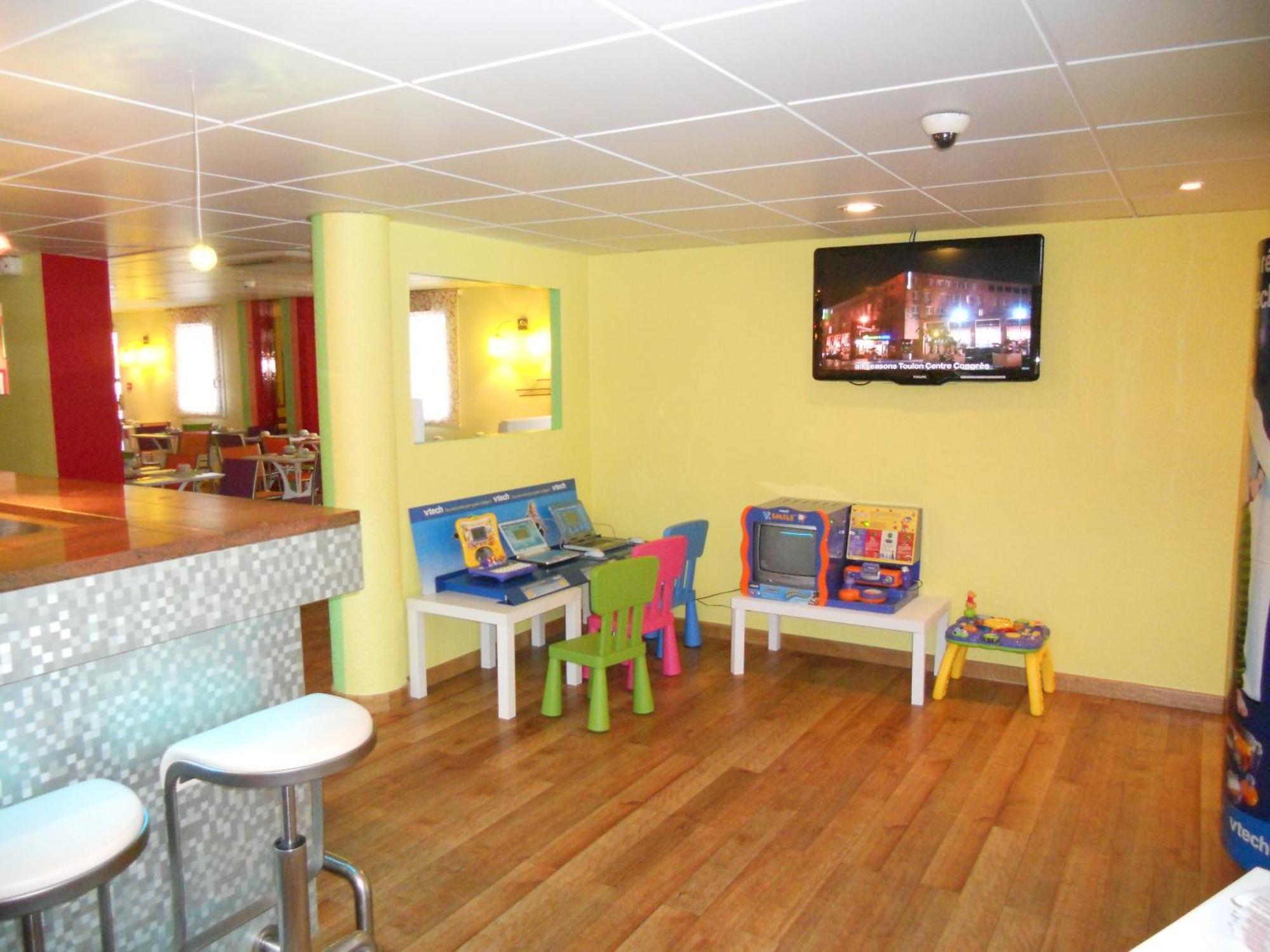 Ibis Styles Bourg En Bresse Bourg-en-Bresse Exterior foto