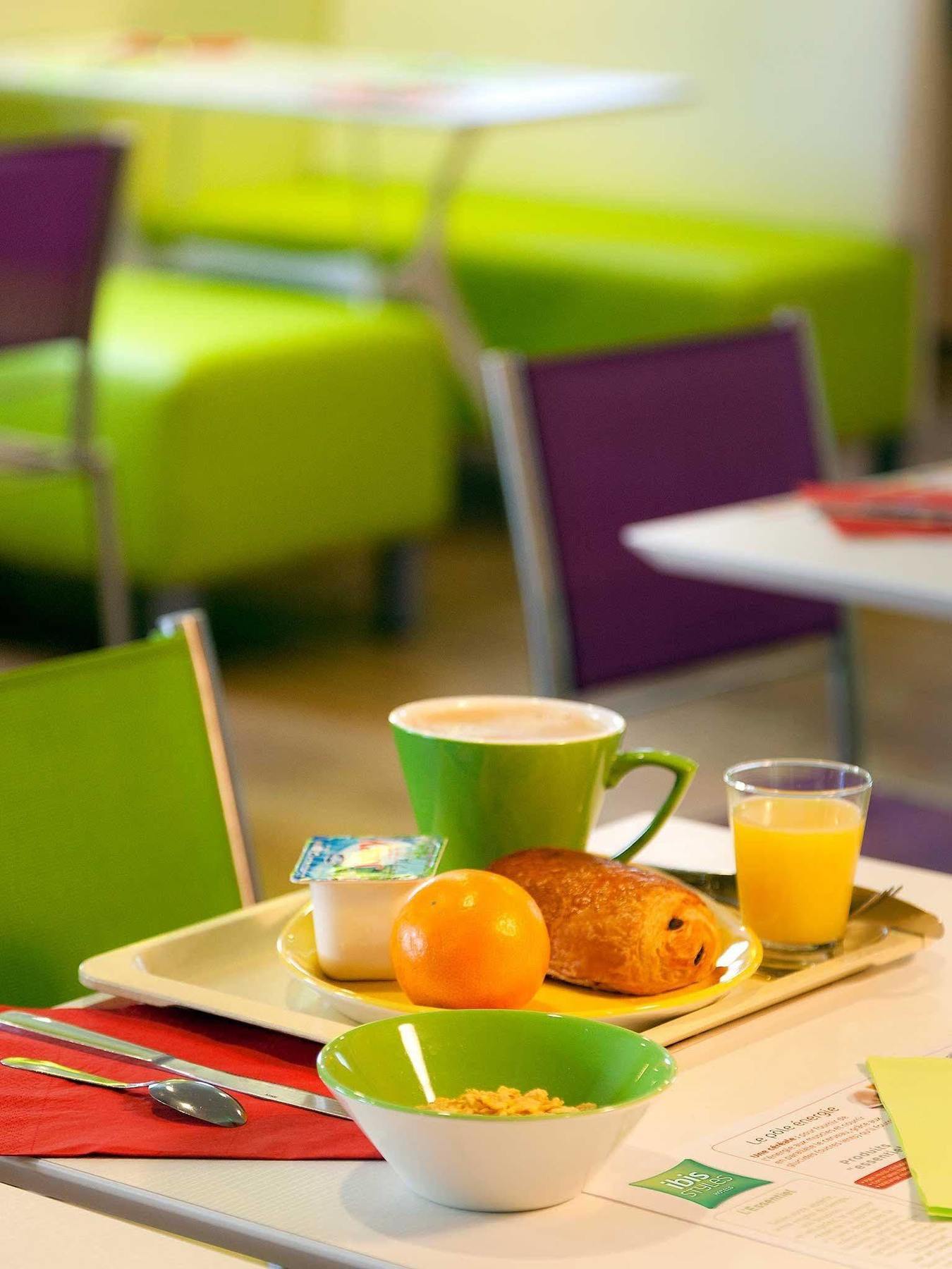 Ibis Styles Bourg En Bresse Bourg-en-Bresse Exterior foto